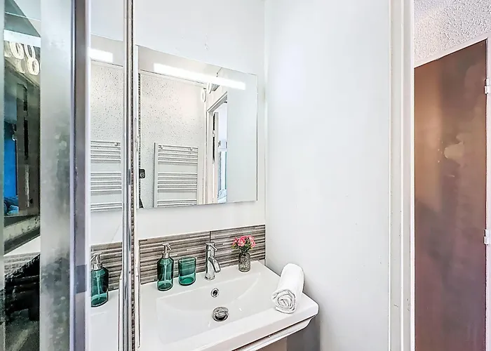 Le Lagon Bleu-8 By Interhome *