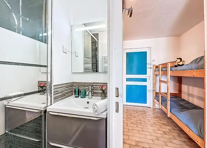 Le Lagon Bleu-8 By Interhome Le Grau-du-Roi